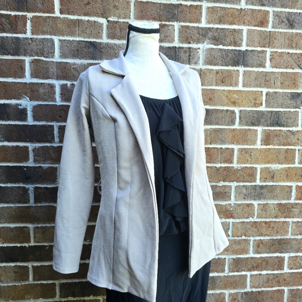 PrettyLittleThing Light Tan Blazer